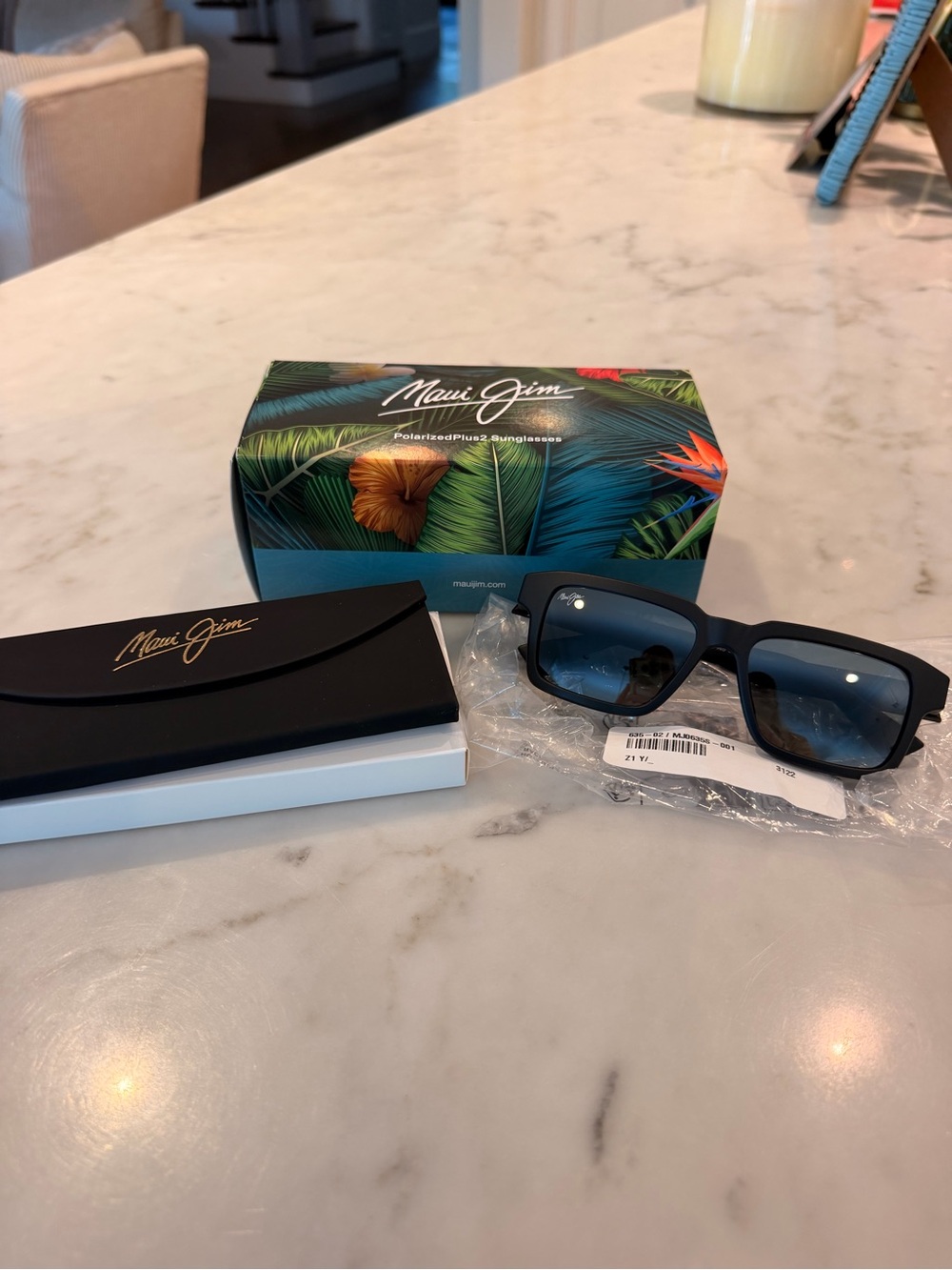 Maui Jim Grey Kahiko Matte Black Polarized Sunglasses, new in box with case